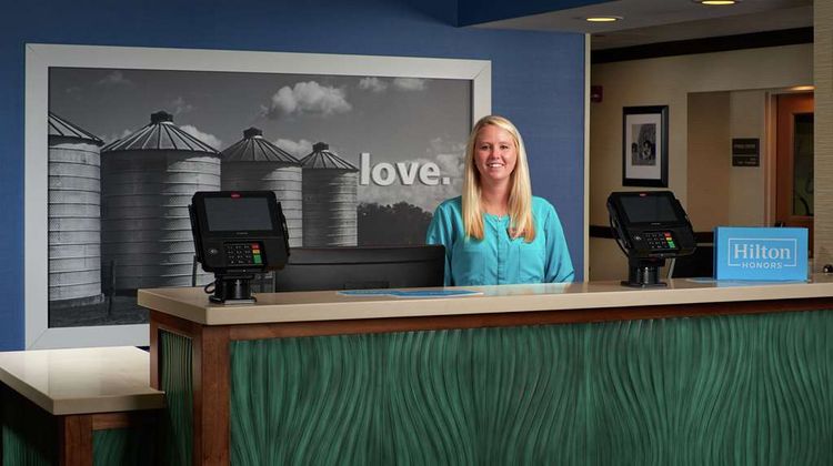 Hampton Inn Franklin Lobby