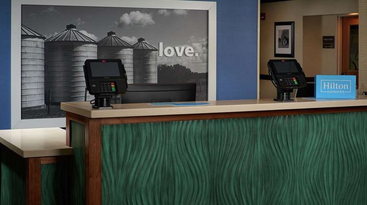 Hampton Inn Franklin Lobby