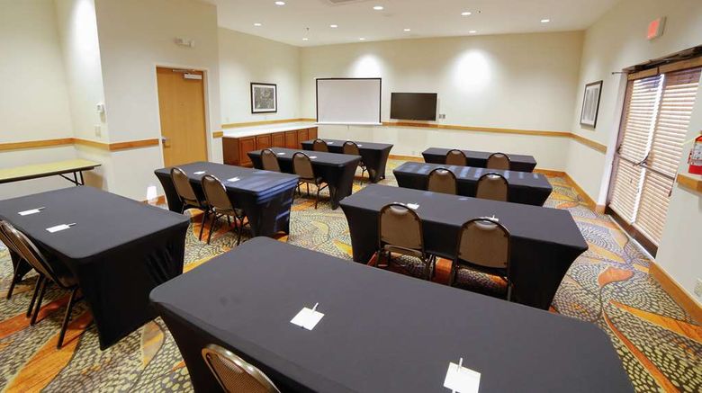 <b>Hampton Inn Franklin Meeting</b>. Images powered by <a href="https://iceportal.shijigroup.com/" title="IcePortal" target="_blank">IcePortal</a>.