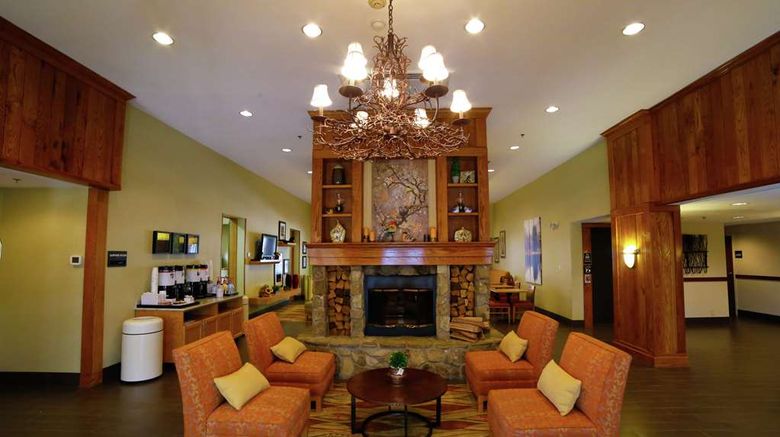 <b>Hampton Inn Franklin Lobby</b>. Images powered by <a href="https://iceportal.shijigroup.com/" title="IcePortal" target="_blank">IcePortal</a>.
