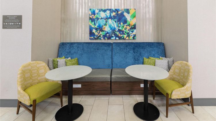 Hampton Inn & Suites Florence-Downtown Lobby