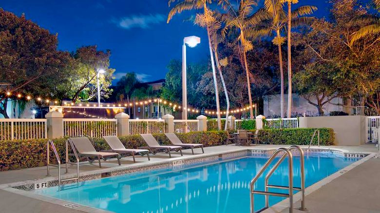 <b>Hampton Inn Airport North-Cruise Port Pool</b>. Images powered by <a href="https://iceportal.shijigroup.com/" title="IcePortal" target="_blank">IcePortal</a>.