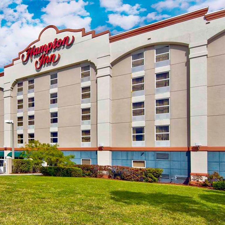 Hampton Inn Airport North-Cruise Port