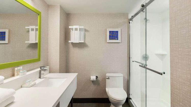 Hampton Inn & Suites FLL Airport Room