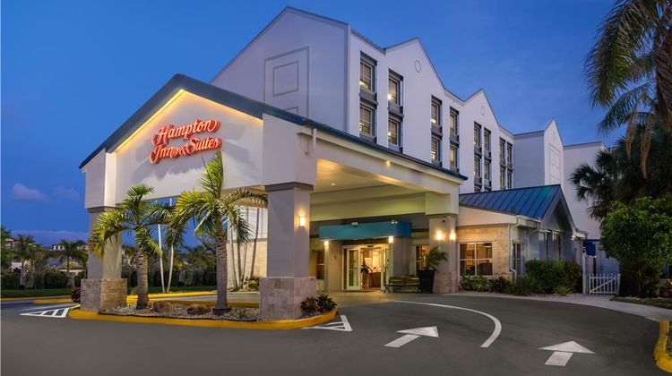 Hampton Inn & Suites FLL Airport Exterior