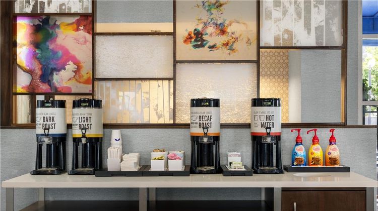 Hampton Inn & Suites FLL Airport Restaurant