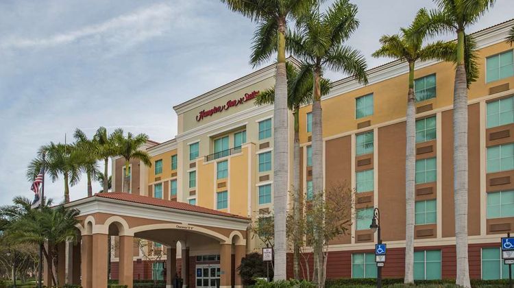 Hampton Inn & Suites Ft. Lauderdale Exterior