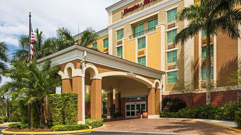 <b>Hampton Inn & Suites Ft. Lauderdale Exterior</b>. Images powered by <a href="https://iceportal.shijigroup.com/" title="IcePortal" target="_blank">IcePortal</a>.