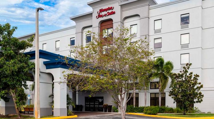 Hampton Inn & Suites Ft. Lauderdale Exterior