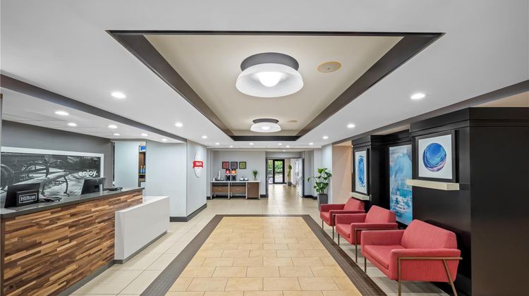 Hampton Inn & Suites Ft. Lauderdale Lobby