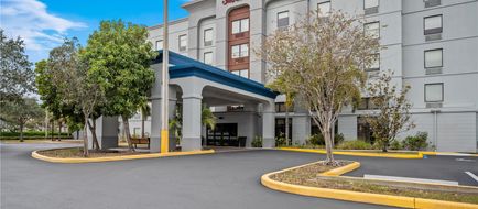 Hampton Inn & Suites Ft. Lauderdale Exterior