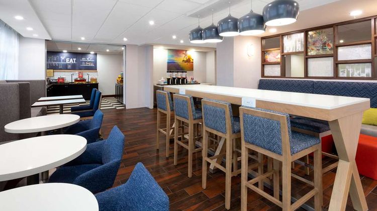 Hampton Inn Commercial Blvd Restaurant
