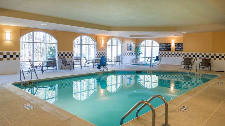 <b>Hampton Inn & Suites-Florence North I-95 Pool</b>. Images powered by <a href="https://iceportal.shijigroup.com/" title="IcePortal" target="_blank">IcePortal</a>.