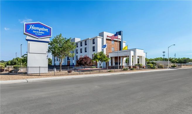 Hampton Inn & Suites Farmington Exterior