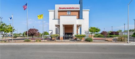Hampton Inn & Suites Farmington Exterior