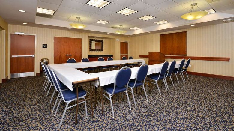 <b>Hampton Inn Farmville Meeting</b>. Images powered by <a href="https://iceportal.shijigroup.com/" title="IcePortal" target="_blank">IcePortal</a>.