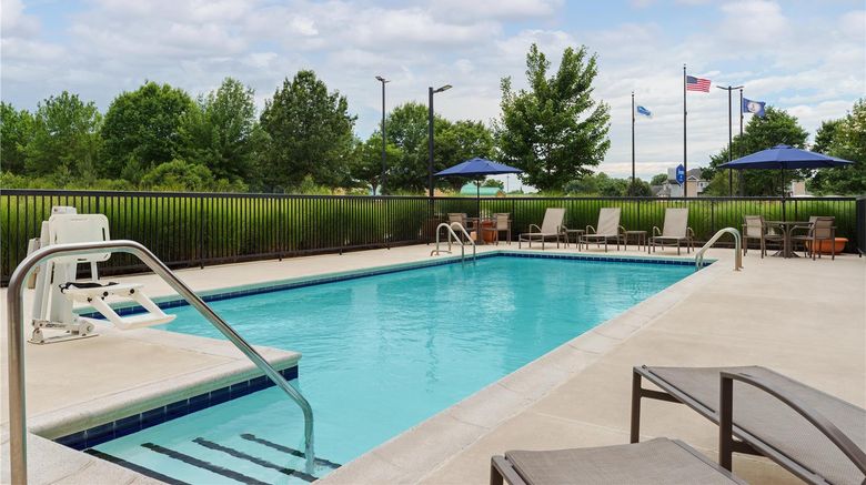 <b>Hampton Inn Farmville Pool</b>. Images powered by <a href="https://iceportal.shijigroup.com/" title="IcePortal" target="_blank">IcePortal</a>.