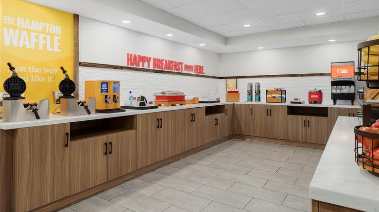 <b>Hampton Inn Farmville Restaurant</b>. Images powered by <a href="https://iceportal.shijigroup.com/" title="IcePortal" target="_blank">IcePortal</a>.