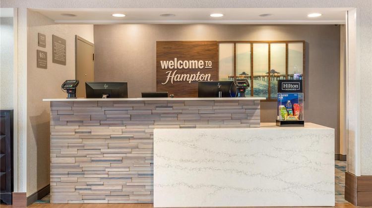 Hampton Inn Ft. Myers Airport I-75 Lobby