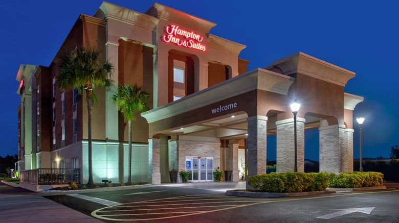 <b>Hampton Inn & Suites Cape Coral Exterior</b>. Images powered by <a href="https://iceportal.shijigroup.com/" title="IcePortal" target="_blank">IcePortal</a>.