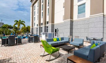 Hampton Inn & Suites Fort Myers-Colonial