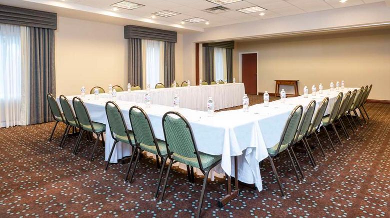 <b>Hampton Inn & Suites Fort Myers-Colonial Meeting</b>. Images powered by <a href="https://iceportal.shijigroup.com/" title="IcePortal" target="_blank">IcePortal</a>.