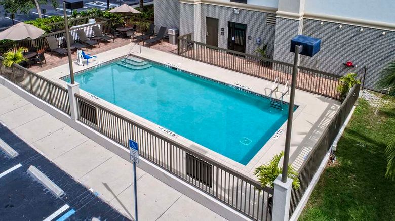<b>Hampton Inn & Suites Fort Myers-Estero Pool</b>. Images powered by <a href="https://iceportal.shijigroup.com/" title="IcePortal" target="_blank">IcePortal</a>.