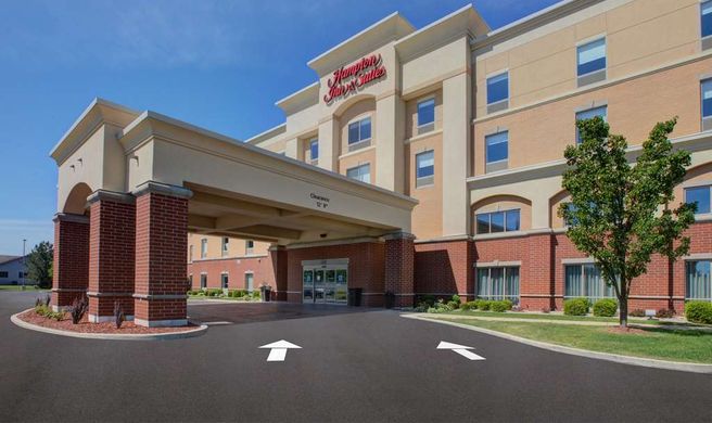 Hampton Inn & Suites Flint/Grand Blanc Exterior
