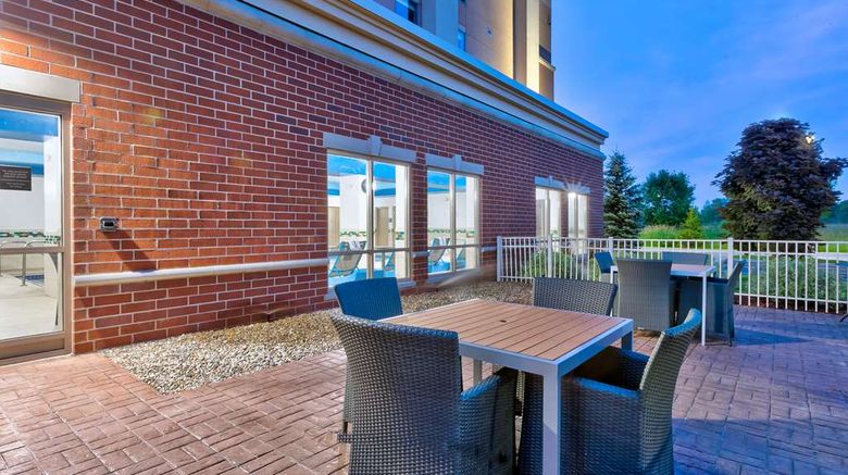 <b>Hampton Inn & Suites Flint/Grand Blanc Exterior</b>. Images powered by <a href="https://iceportal.shijigroup.com/" title="IcePortal" target="_blank">IcePortal</a>.
