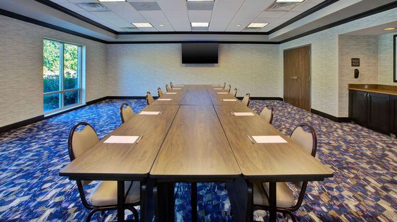 <b>Hampton Inn & Suites Flint/Grand Blanc Meeting</b>. Images powered by <a href="https://iceportal.shijigroup.com/" title="IcePortal" target="_blank">IcePortal</a>.
