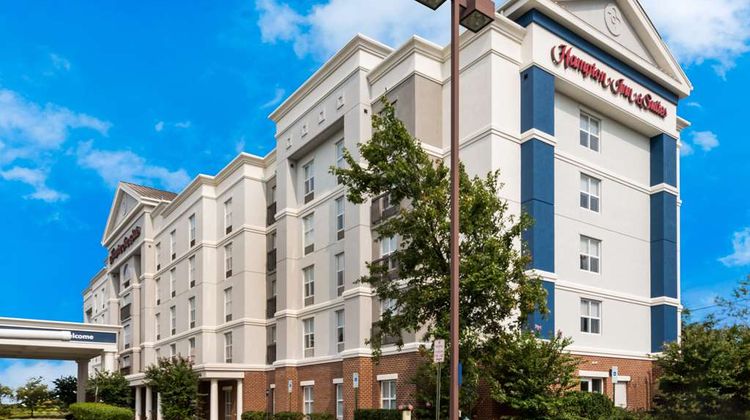 Hampton Inn & Suites Fredericksburg Exterior