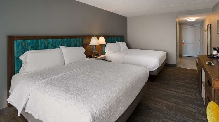 Hampton Inn & Suites Fredericksburg Room