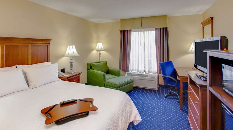 Hampton Inn & Sts Fredericksburg South Room