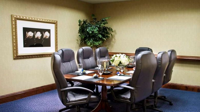 <b>Hampton Inn & Sts Fredericksburg South Meeting</b>. Images powered by <a href="https://iceportal.shijigroup.com/" title="IcePortal" target="_blank">IcePortal</a>.