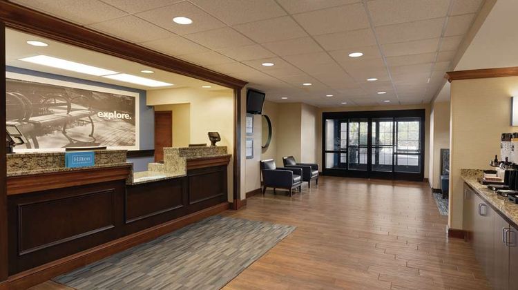 Hampton Inn Franklin Lobby