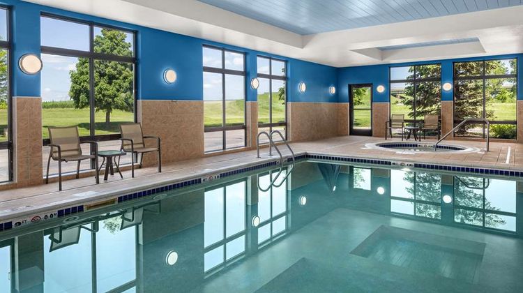 Hampton Inn Fairmont Pool