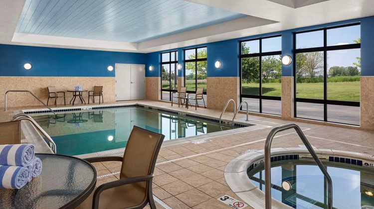 Hampton Inn Fairmont Pool