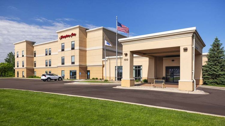 Hampton Inn Fairmont Exterior