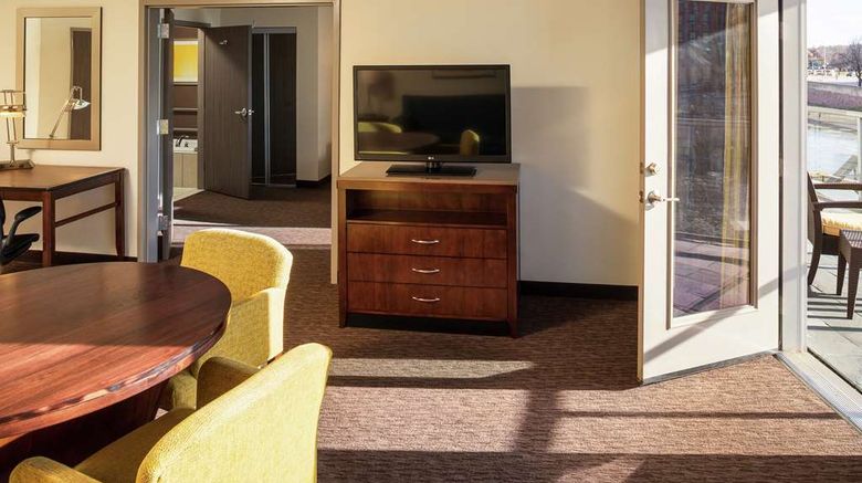 <b>Hilton Garden Inn Sioux Falls Downtown Room</b>. Images powered by <a href="https://iceportal.shijigroup.com/" title="IcePortal" target="_blank">IcePortal</a>.