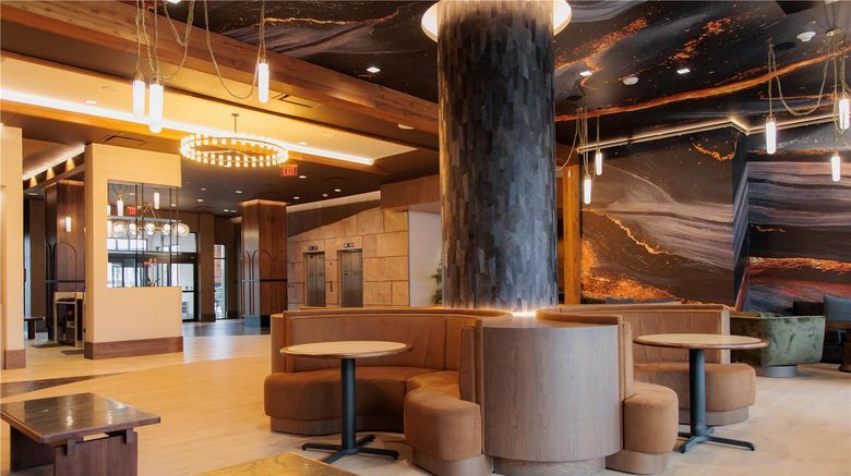 <b>Hilton Garden Inn Sioux Falls Downtown Lobby</b>. Images powered by <a href="https://iceportal.shijigroup.com/" title="IcePortal" target="_blank">IcePortal</a>.