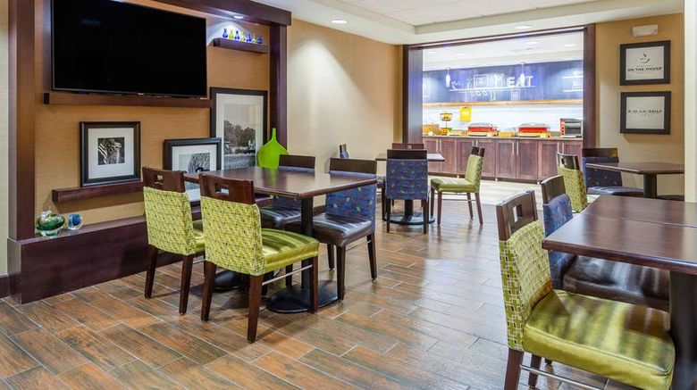 <b>Hampton Inn Sioux Falls Restaurant</b>. Images powered by <a href="https://iceportal.shijigroup.com/" title="IcePortal" target="_blank">IcePortal</a>.
