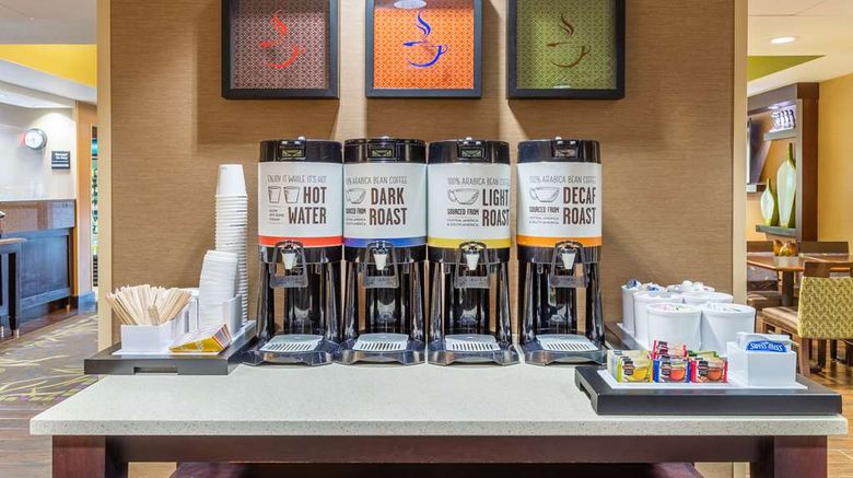 <b>Hampton Inn Sioux Falls Restaurant</b>. Images powered by <a href="https://iceportal.shijigroup.com/" title="IcePortal" target="_blank">IcePortal</a>.