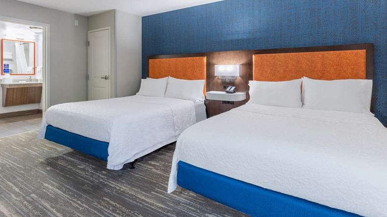<b>Hampton Inn Sioux Falls Room</b>. Images powered by <a href="https://iceportal.shijigroup.com/" title="IcePortal" target="_blank">IcePortal</a>.