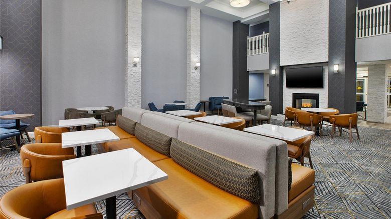 <b>Homewood Suites Sioux Falls Lobby</b>. Images powered by <a href="https://iceportal.shijigroup.com/" title="IcePortal" target="_blank">IcePortal</a>.