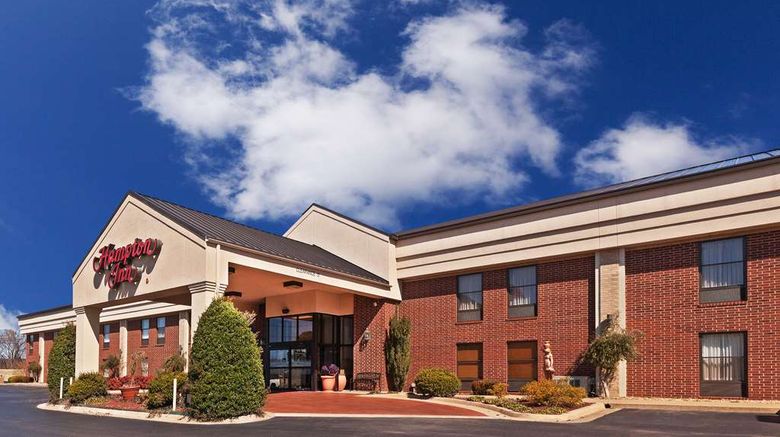<b>Hampton Inn Clarksville Exterior</b>. Images powered by <a href="https://iceportal.shijigroup.com/" title="IcePortal" target="_blank">IcePortal</a>.