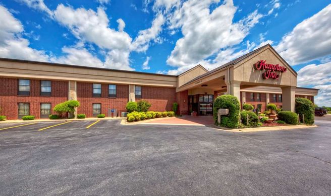 Hampton Inn Clarksville Exterior