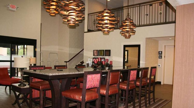 Hampton Inn Clarksville Lobby