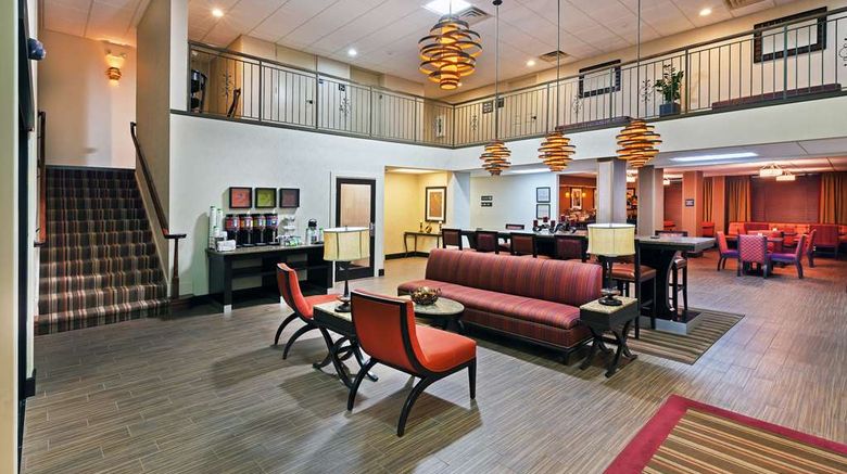 <b>Hampton Inn Clarksville Lobby</b>. Images powered by <a href="https://iceportal.shijigroup.com/" title="IcePortal" target="_blank">IcePortal</a>.