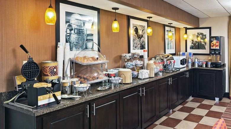 <b>Hampton Inn Clarksville Restaurant</b>. Images powered by <a href="https://iceportal.shijigroup.com/" title="IcePortal" target="_blank">IcePortal</a>.