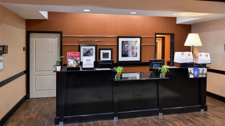 <b>Hampton Inn Pecos Lobby</b>. Images powered by <a href="https://iceportal.shijigroup.com/" title="IcePortal" target="_blank">IcePortal</a>.